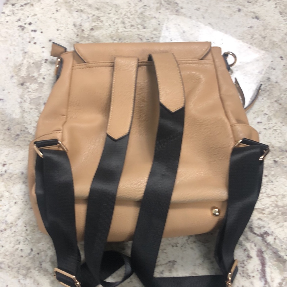 Backpack - Picture 2 of 8